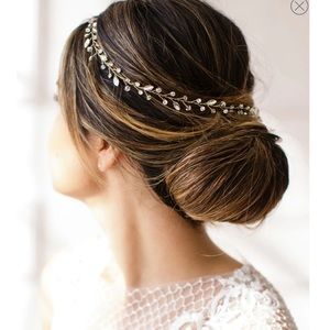 brides&hairpins Lucina Crystal Halo 😇